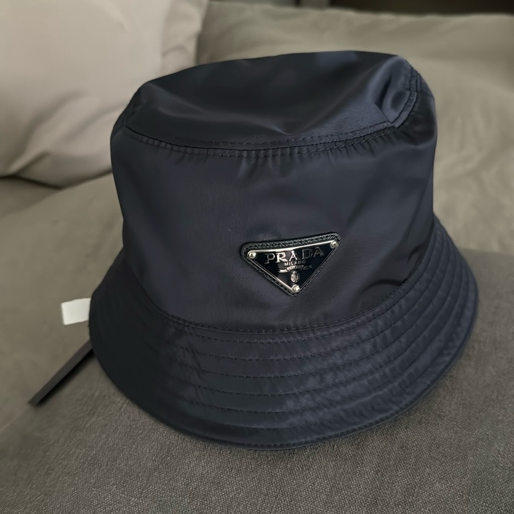 Prada Re-Nylon bucket hat New with tags